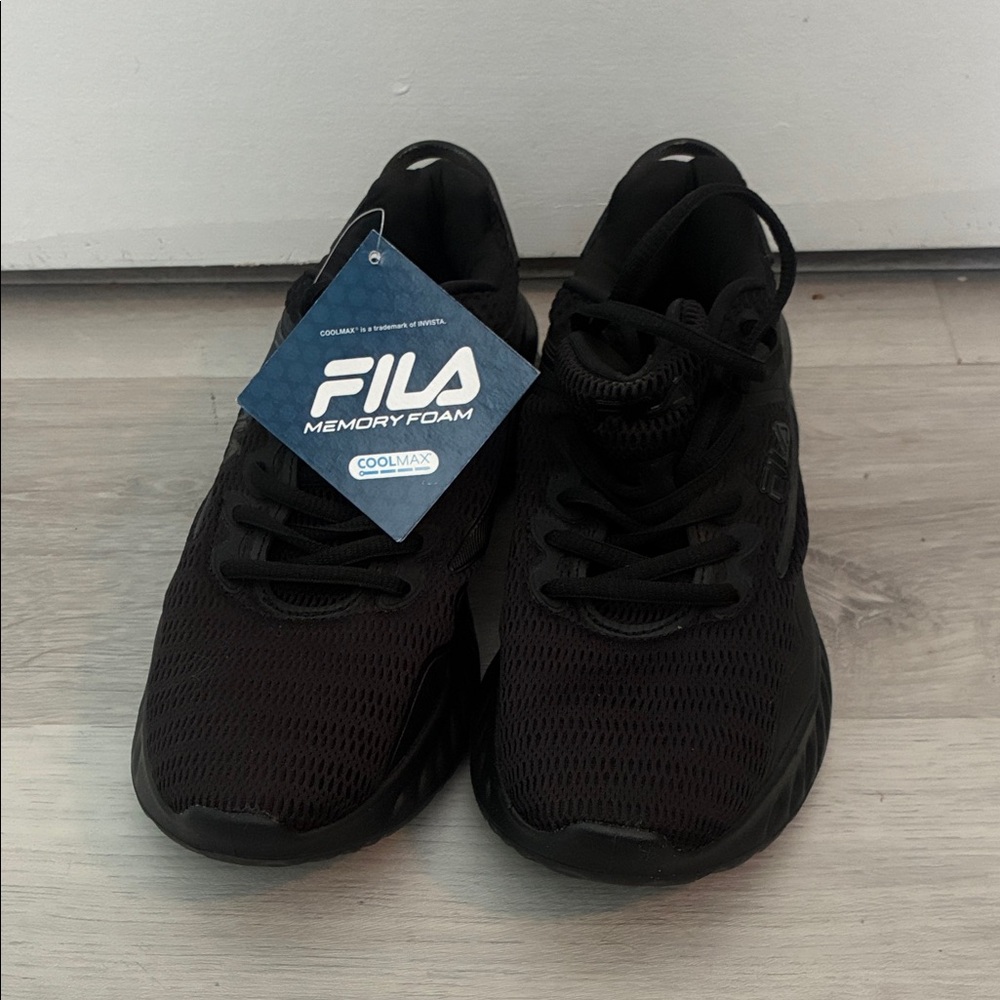 Fila CoolMax Memory Foam Women’s Black Sneakers Size 7 NWT
